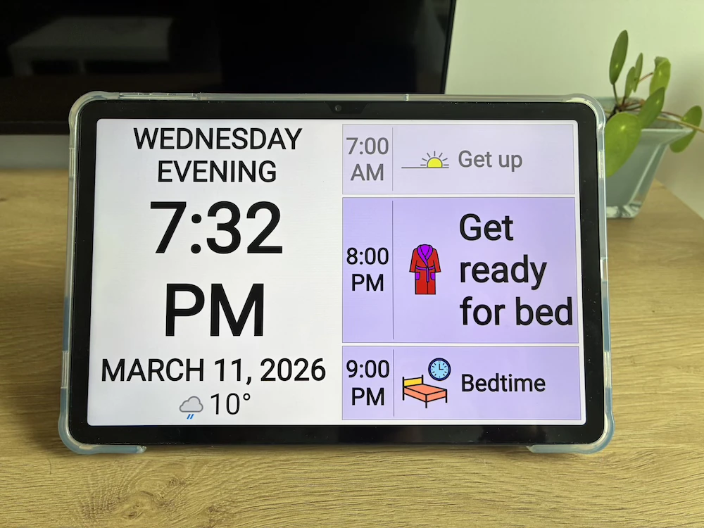 A Calendar Clock displaying the time, a note and agenda.